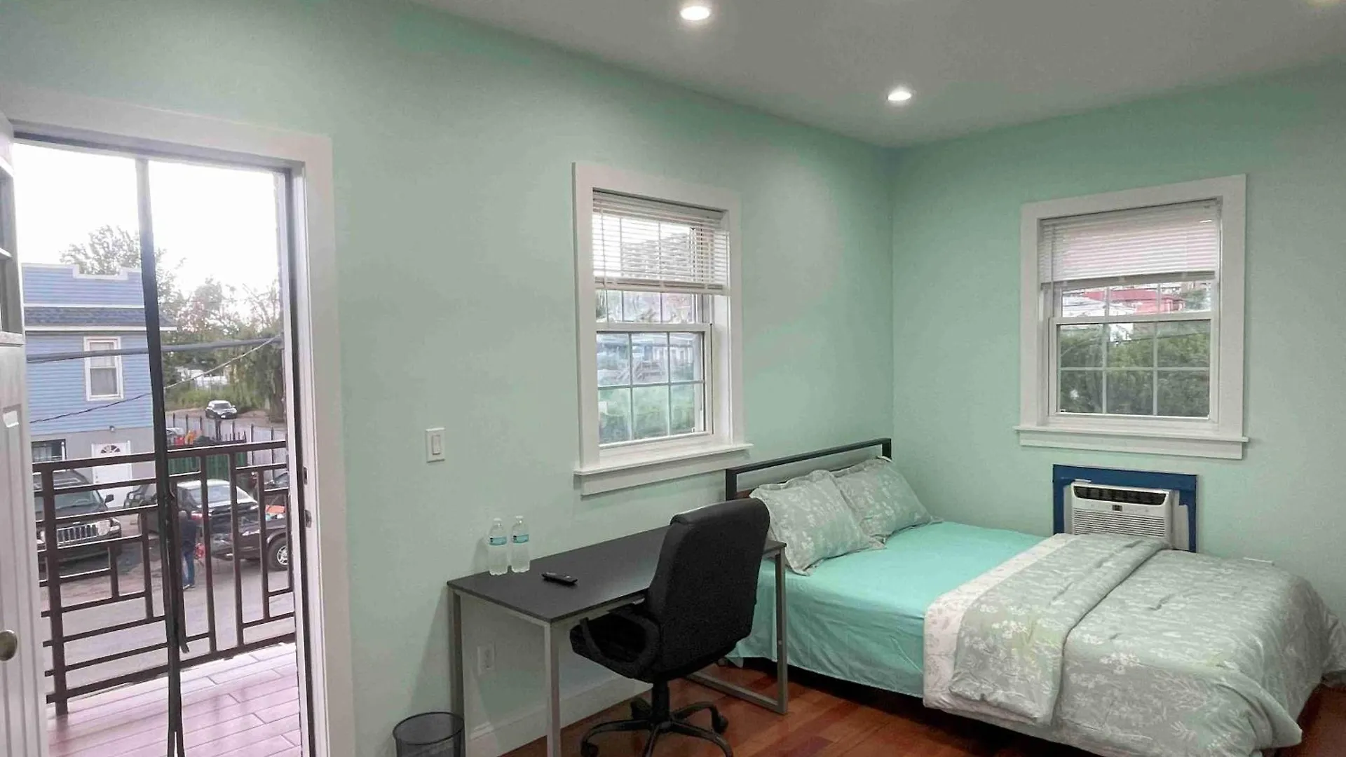 Near Jfk-Private Room With Share Bath And Kitchen 纽约